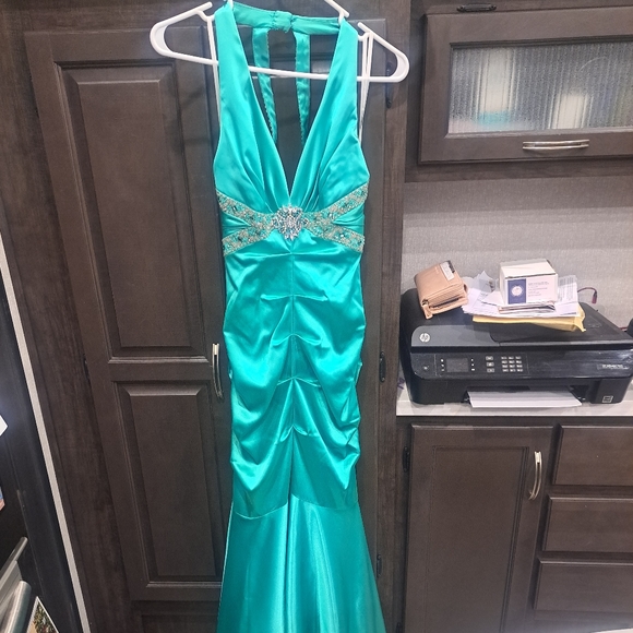 Evening gown - Picture 1 of 9
